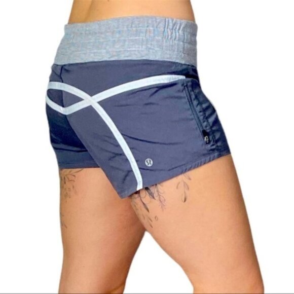 Lululemon Tracker Short II *2-way Stretch size 2 - Picture 1 of 10